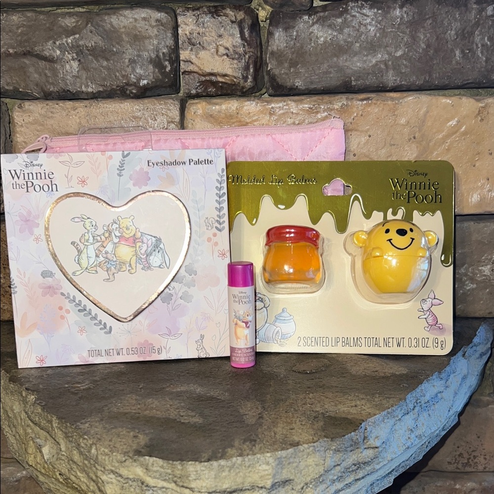 Disney Winnie the Pooh Eyeshadow Palette, Honey Pot Lip Gloss & Makeup Bag